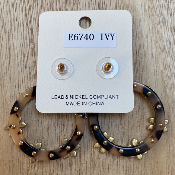 🎉HP🎉 ITS Floral Hoop Post Earrings 💗 White Brwon & Black - Picture 3 of 8